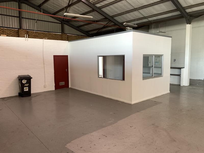 To Let commercial Property for Rent in Maitland Western Cape